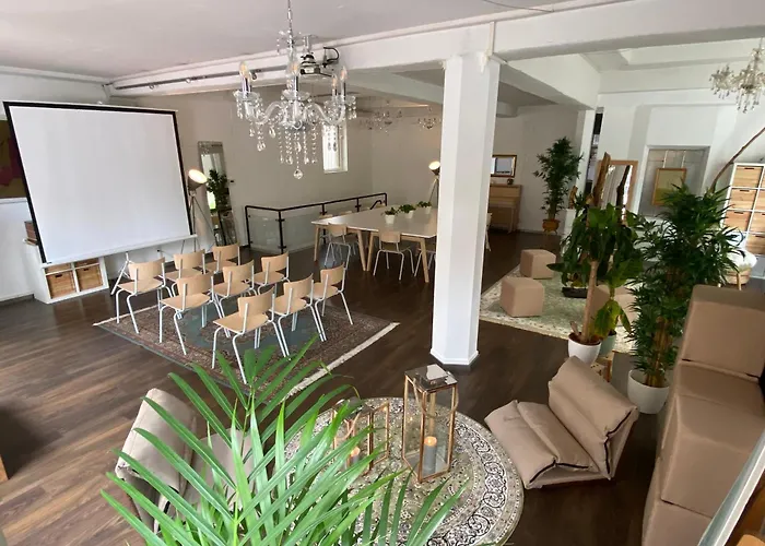 Superschönes Studio LUNCA 220qm in Stuttgart West