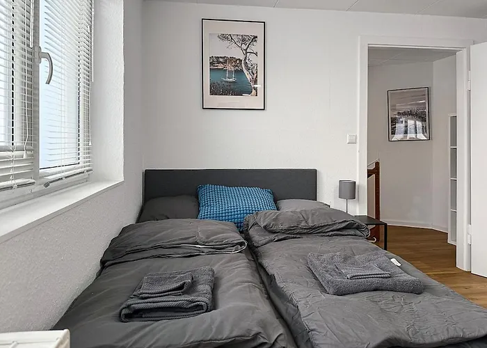 Zentr Stuttgart Gruppen-Duplex 13 Schlafplaetze, Ps5, Spiele & Terrasse